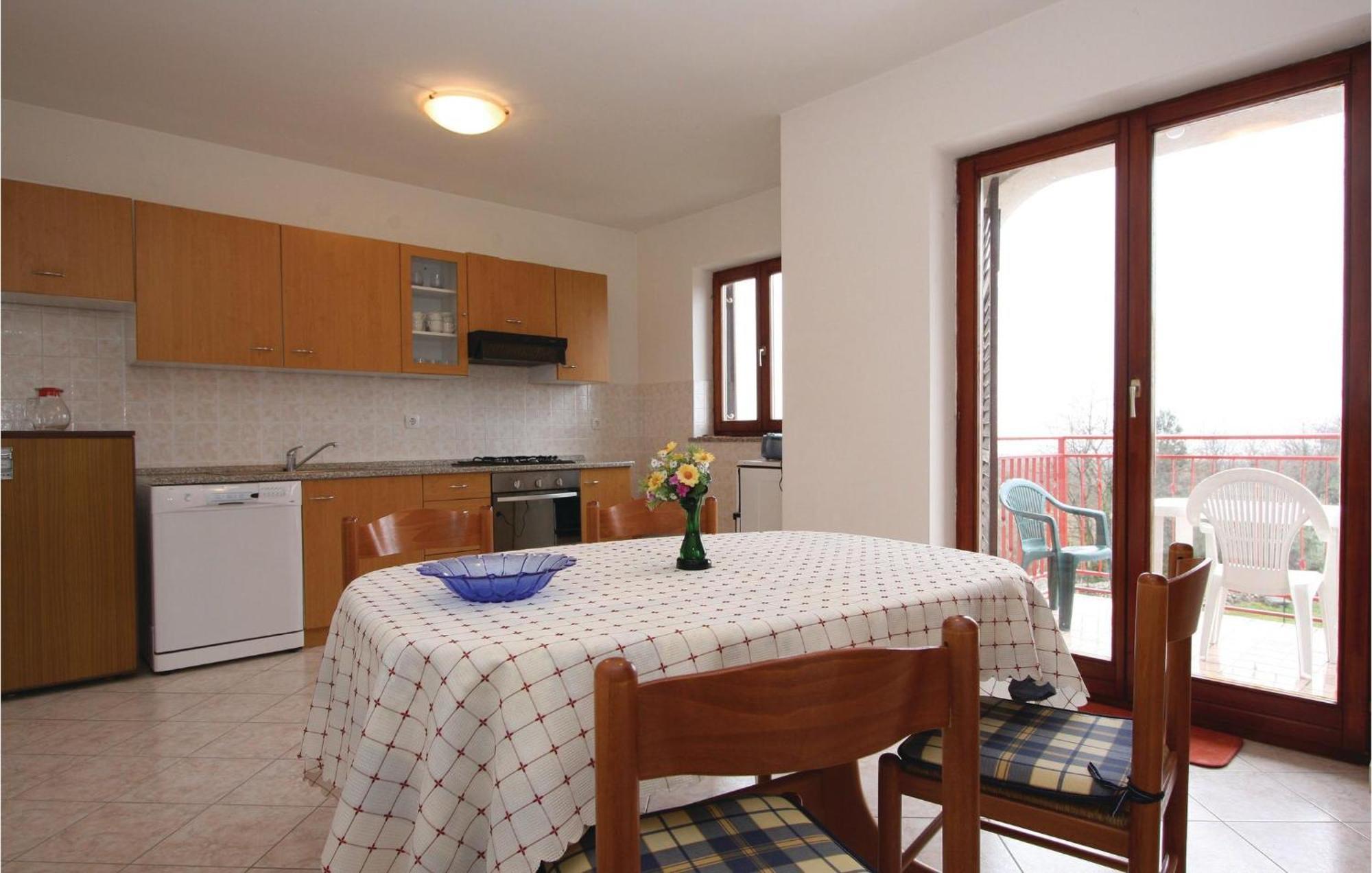 6 Bedroom Nice Home In Segotici Exteriér fotografie