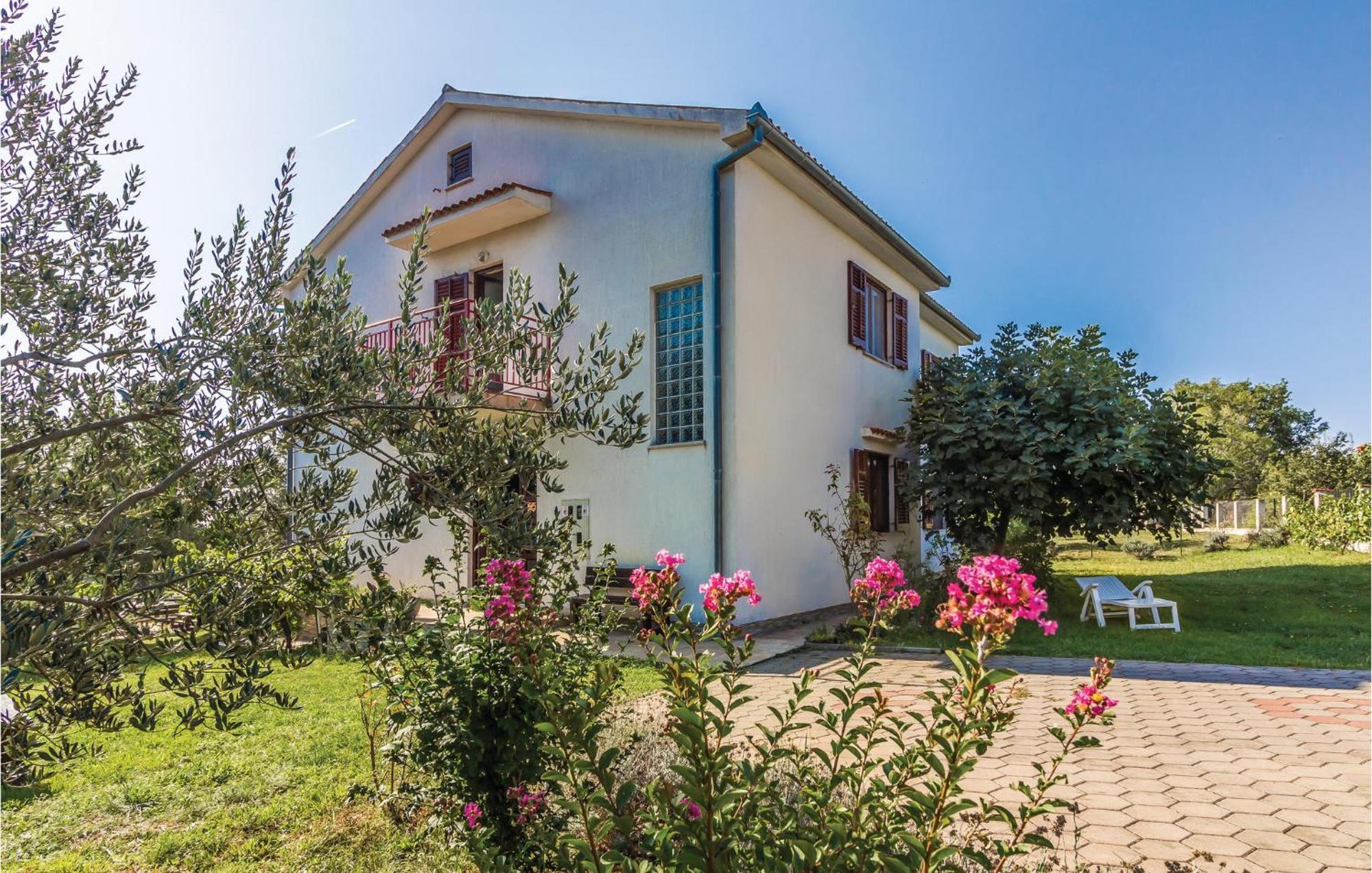 6 Bedroom Nice Home In Segotici Exteriér fotografie