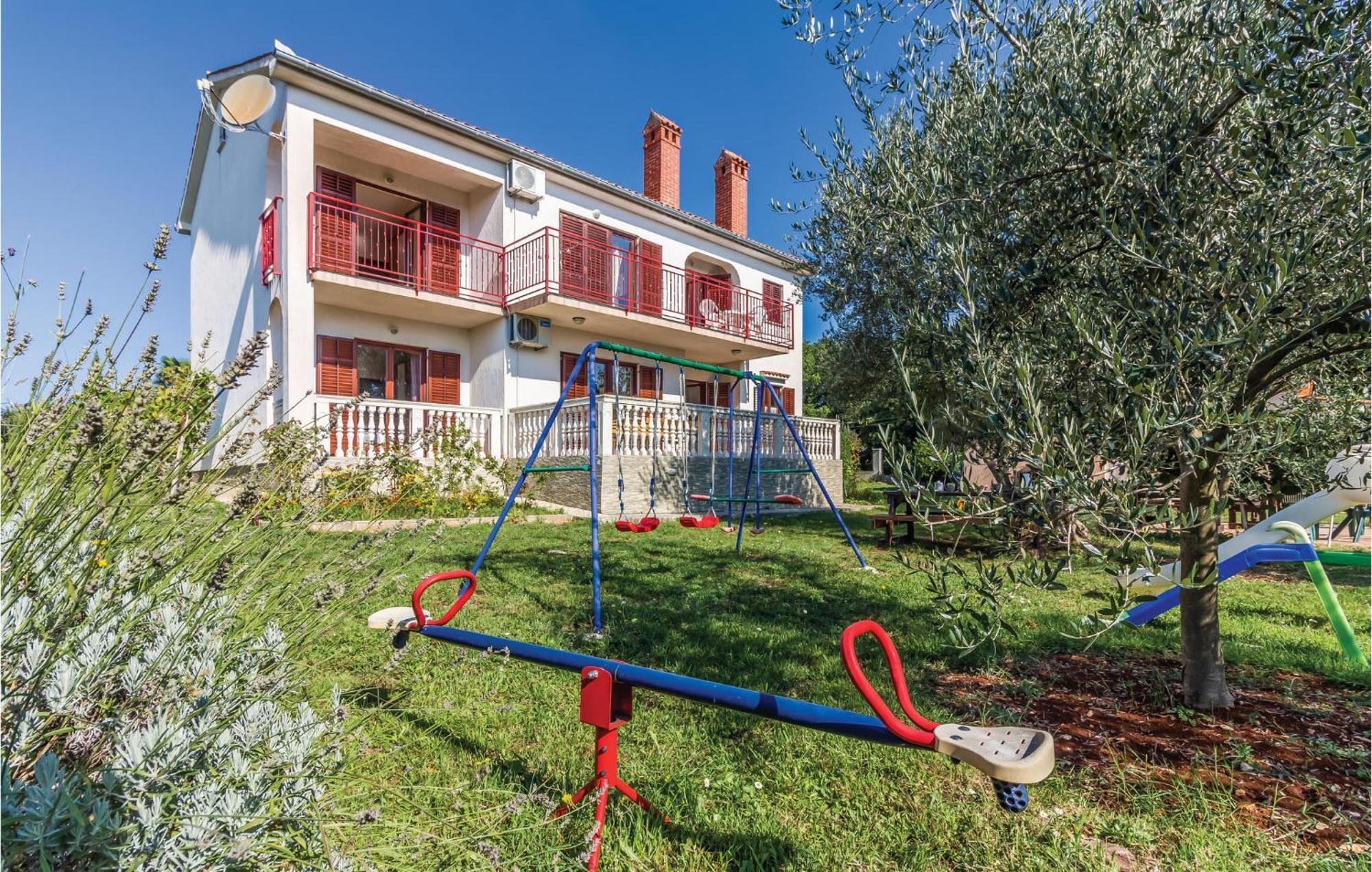 6 Bedroom Nice Home In Segotici Exteriér fotografie